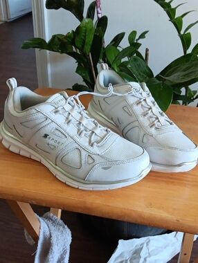 S Sport Women Athletic Sneakers Size 7